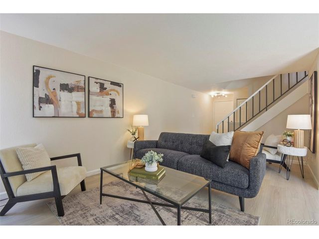 3044 S Macon Cir, Aurora, CO 80014