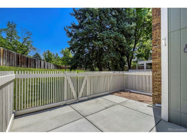 3044 S Macon Cir, Aurora, CO 80014