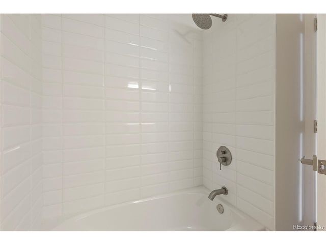 3044 S Macon Cir, Aurora, CO 80014