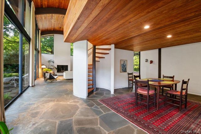 347 Duck Pond Road, Matinecock, NY 11560