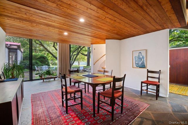347 Duck Pond Road, Matinecock, NY 11560