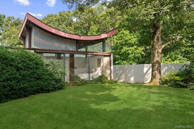 347 Duck Pond Road, Matinecock, NY 11560