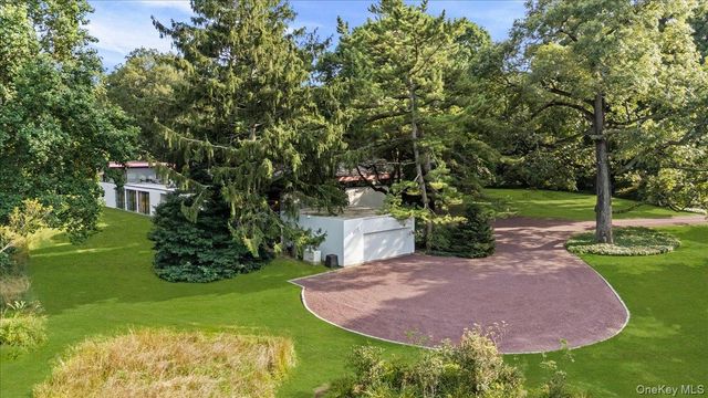 347 Duck Pond Road, Matinecock, NY 11560