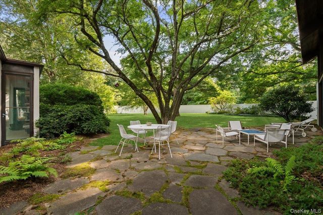 347 Duck Pond Road, Matinecock, NY 11560