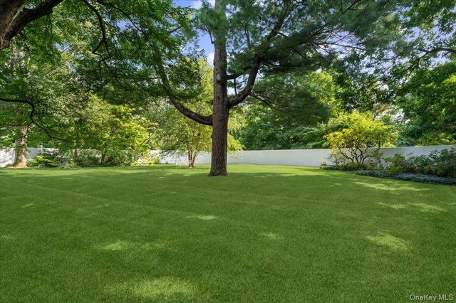 347 Duck Pond Road, Matinecock, NY 11560