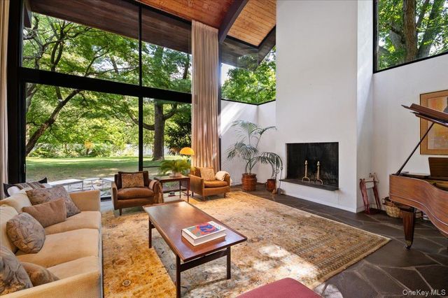 347 Duck Pond Road, Matinecock, NY 11560
