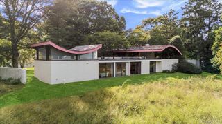 347 Duck Pond Road, Matinecock, NY 11560