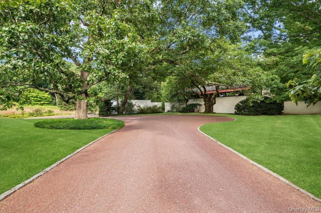347 Duck Pond Road, Matinecock, NY 11560 — photo 2