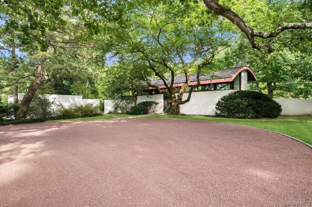 347 Duck Pond Road, Matinecock, NY 11560 — photo 3