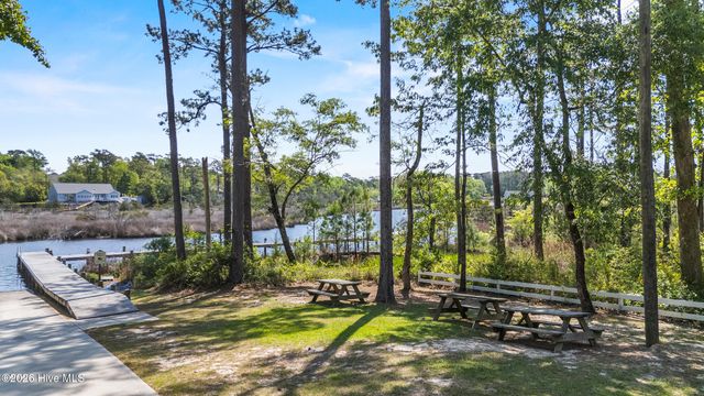 229 Gus Horne Road, Holly Ridge, NC 28445