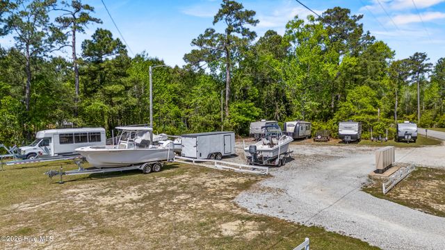 229 Gus Horne Road, Holly Ridge, NC 28445