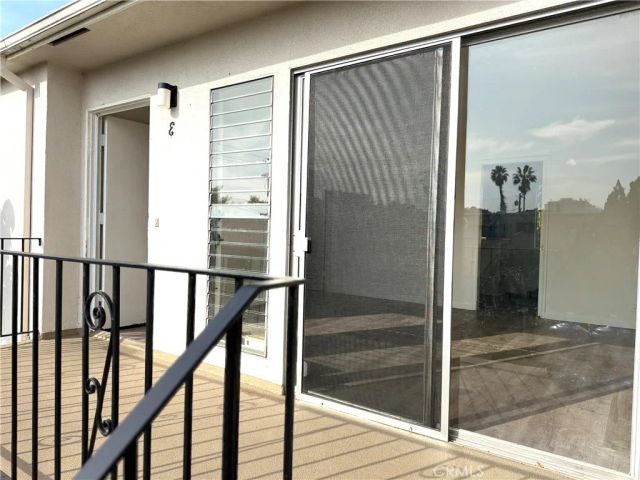 1524 Stanford Street E, Santa Monica, CA 90404