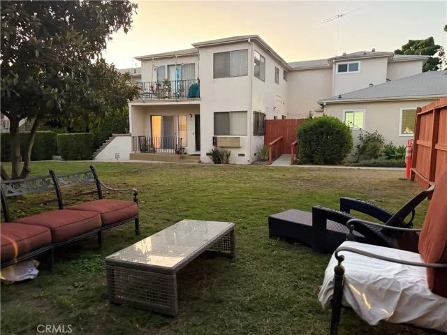 1524 Stanford Street E, Santa Monica, CA 90404