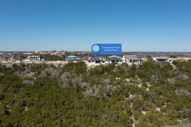 27 MARIPOSA PKWY E, Boerne, TX 78006