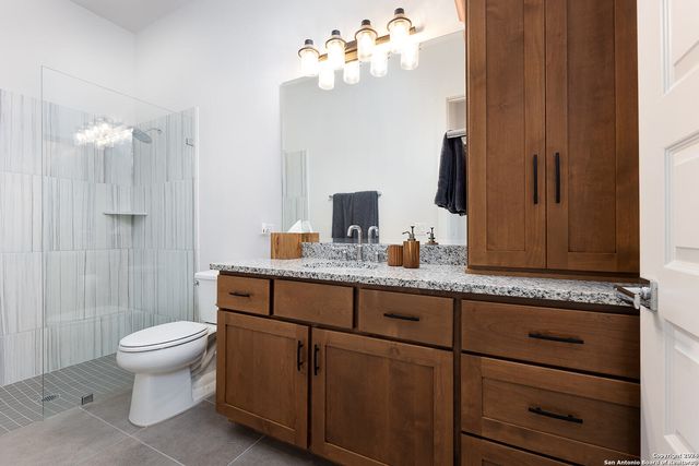 27 MARIPOSA PKWY E, Boerne, TX 78006
