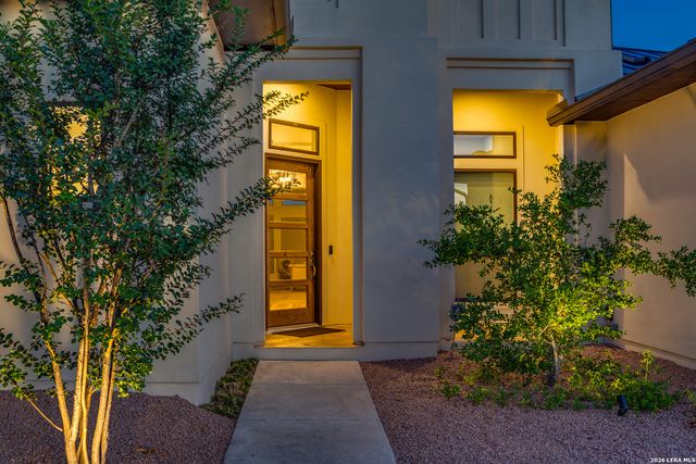 27 MARIPOSA PKWY E, Boerne, TX 78006