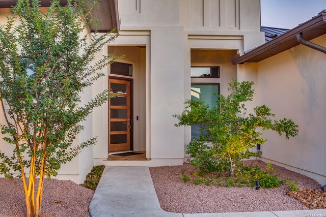 27 MARIPOSA PKWY E, Boerne, TX 78006