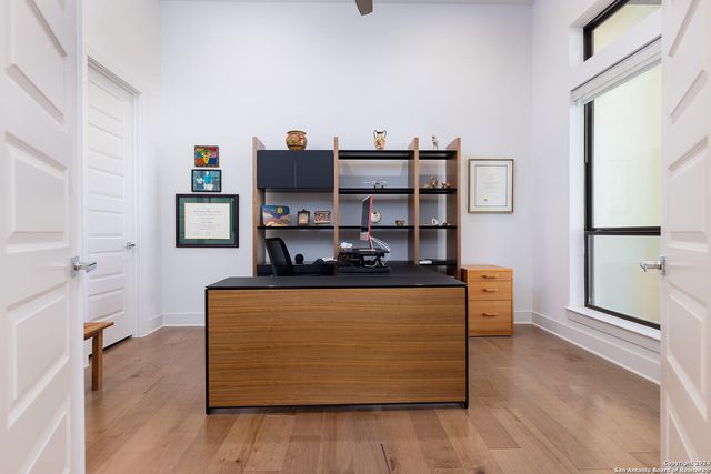 27 MARIPOSA PKWY E, Boerne, TX 78006