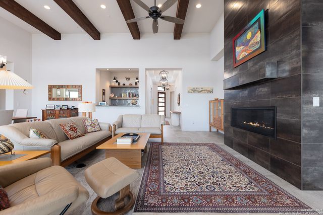 27 MARIPOSA PKWY E, Boerne, TX 78006