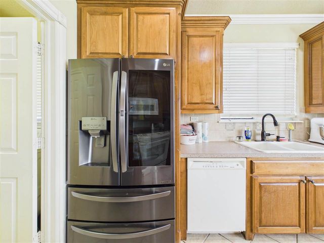 5009 NE Haddington PL, Lawton, OK 73501