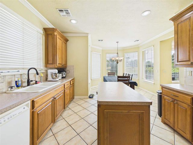 5009 NE Haddington PL, Lawton, OK 73501