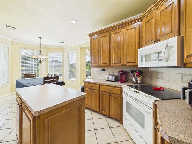 5009 NE Haddington PL, Lawton, OK 73501