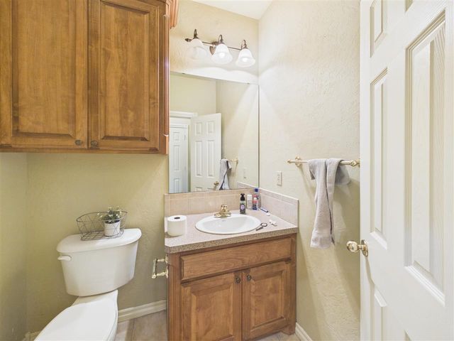 5009 NE Haddington PL, Lawton, OK 73501