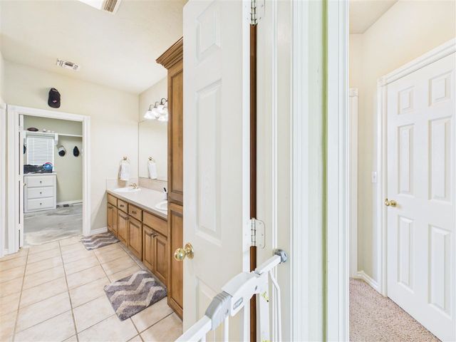 5009 NE Haddington PL, Lawton, OK 73501