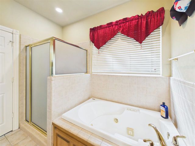 5009 NE Haddington PL, Lawton, OK 73501