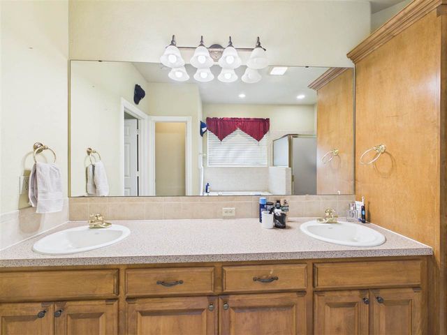 5009 NE Haddington PL, Lawton, OK 73501