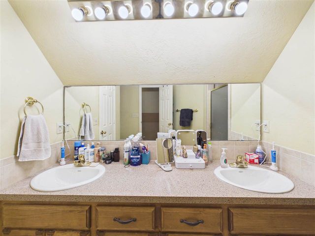 5009 NE Haddington PL, Lawton, OK 73501