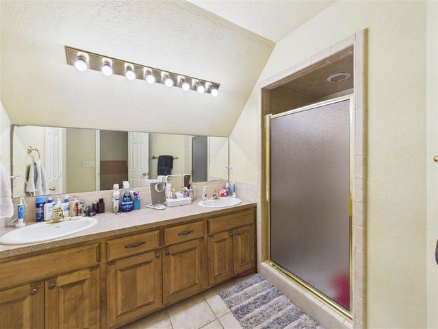 5009 NE Haddington PL, Lawton, OK 73501