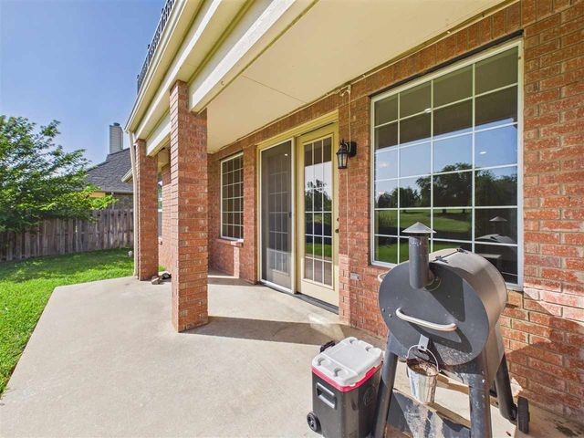5009 NE Haddington PL, Lawton, OK 73501