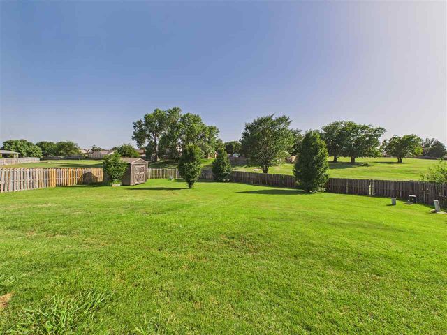 5009 NE Haddington PL, Lawton, OK 73501