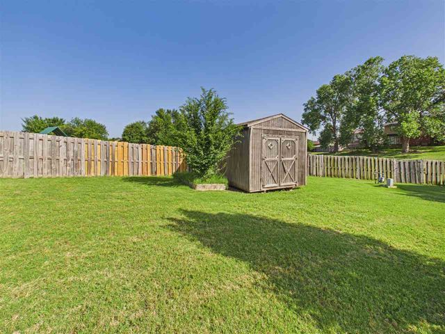 5009 NE Haddington PL, Lawton, OK 73501