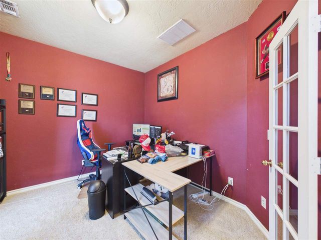 5009 NE Haddington PL, Lawton, OK 73501