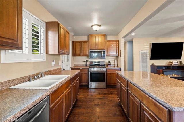 1458 E 215th, Carson, CA 90745