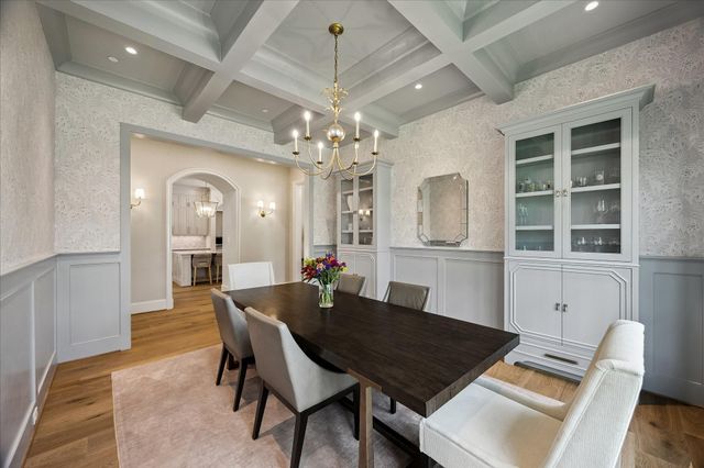 10801 Long Shadow Lane, Hunters Creek Village, TX 77024