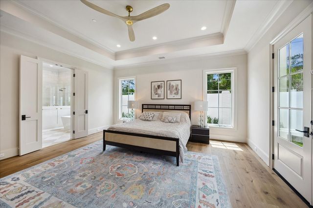 10801 Long Shadow Lane, Hunters Creek Village, TX 77024