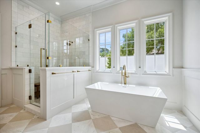 10801 Long Shadow Lane, Hunters Creek Village, TX 77024