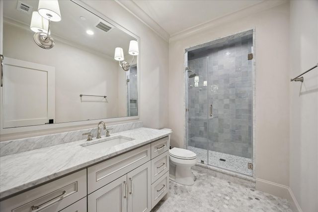 10801 Long Shadow Lane, Hunters Creek Village, TX 77024