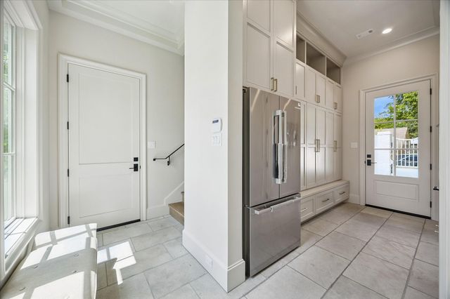 10801 Long Shadow Lane, Hunters Creek Village, TX 77024