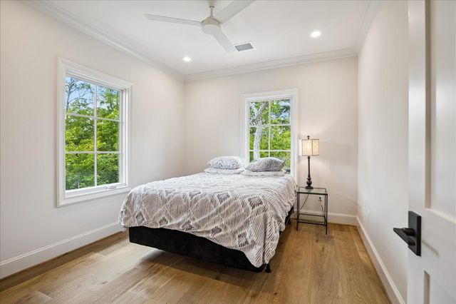 10801 Long Shadow Lane, Hunters Creek Village, TX 77024