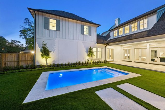 10801 Long Shadow Lane, Hunters Creek Village, TX 77024