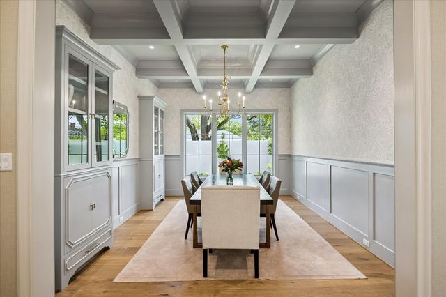 10801 Long Shadow Lane, Hunters Creek Village, TX 77024
