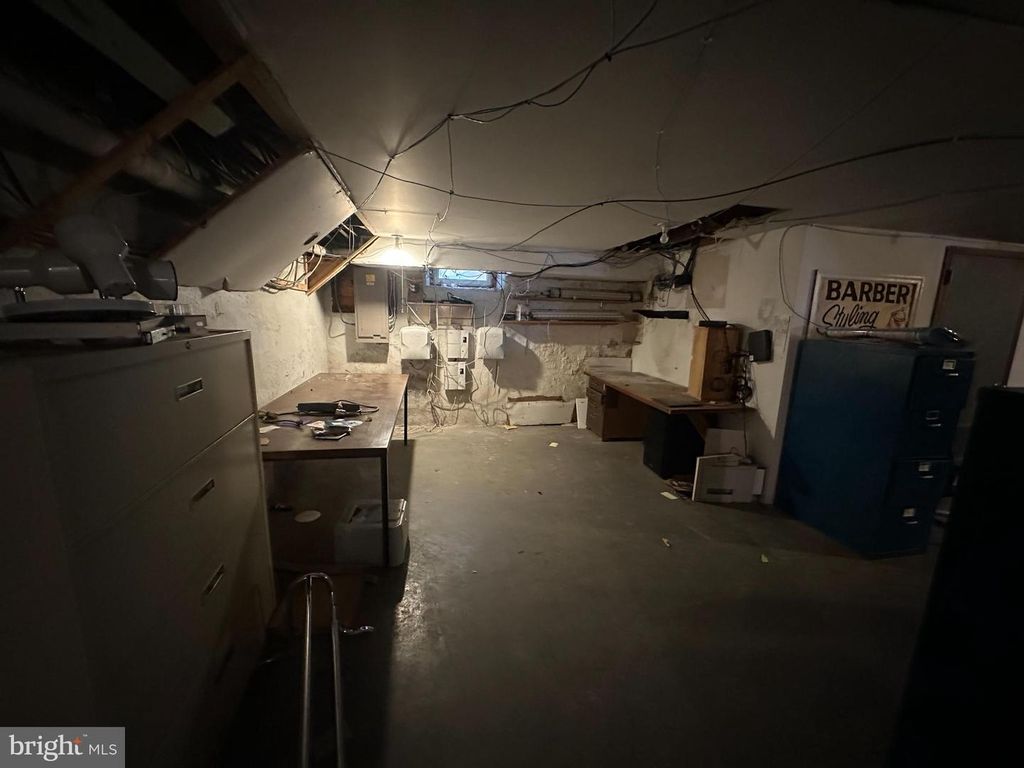 Image 12 of property listing at 712-D E MACDADE BLVD, Folsom, PA 19033