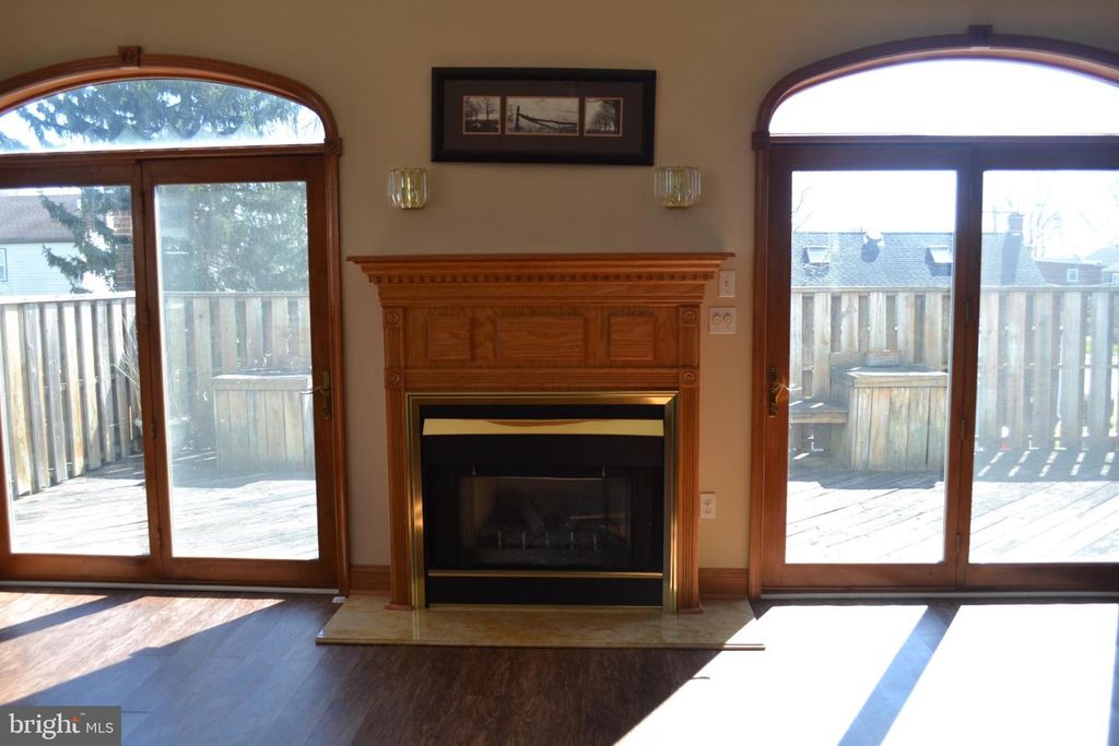 Image 19 of property listing at 712-D E MACDADE BLVD, Folsom, PA 19033