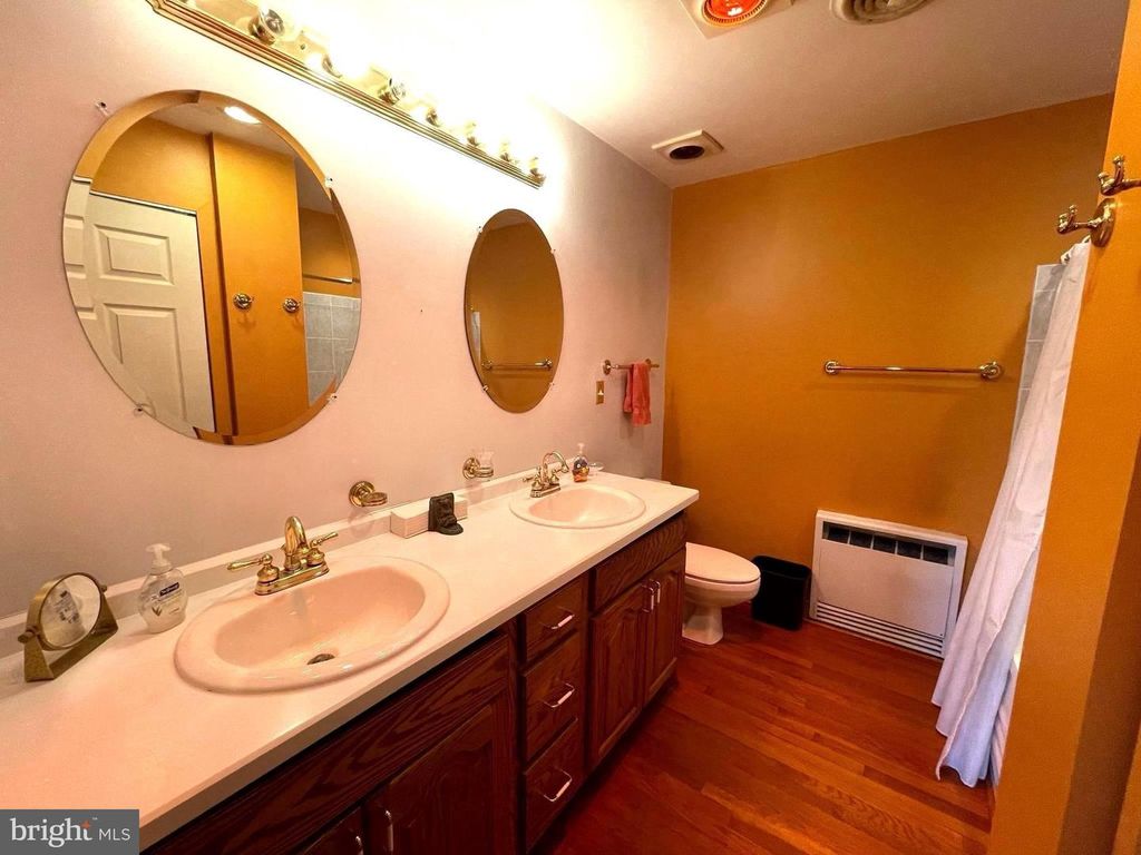 Image 28 of property listing at 712-D E MACDADE BLVD, Folsom, PA 19033