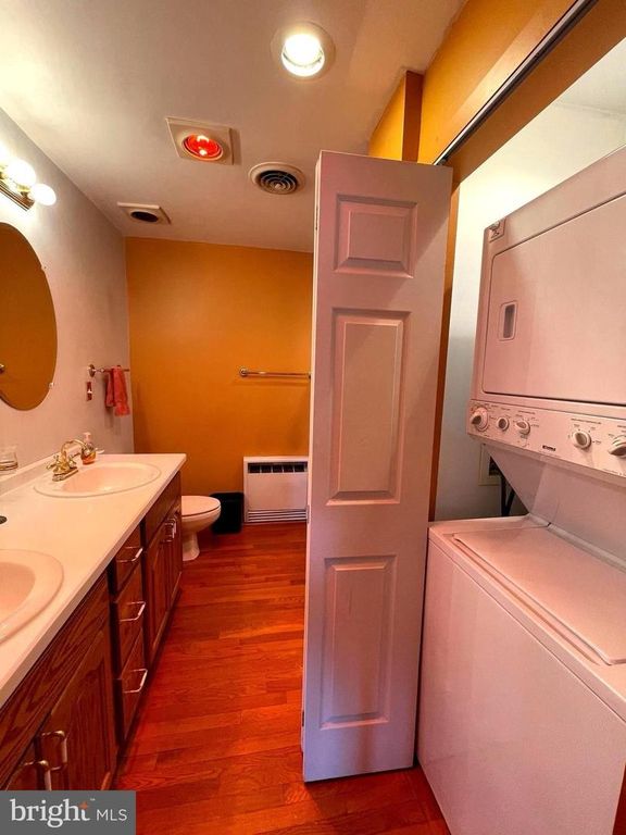 Image 29 of property listing at 712-D E MACDADE BLVD, Folsom, PA 19033