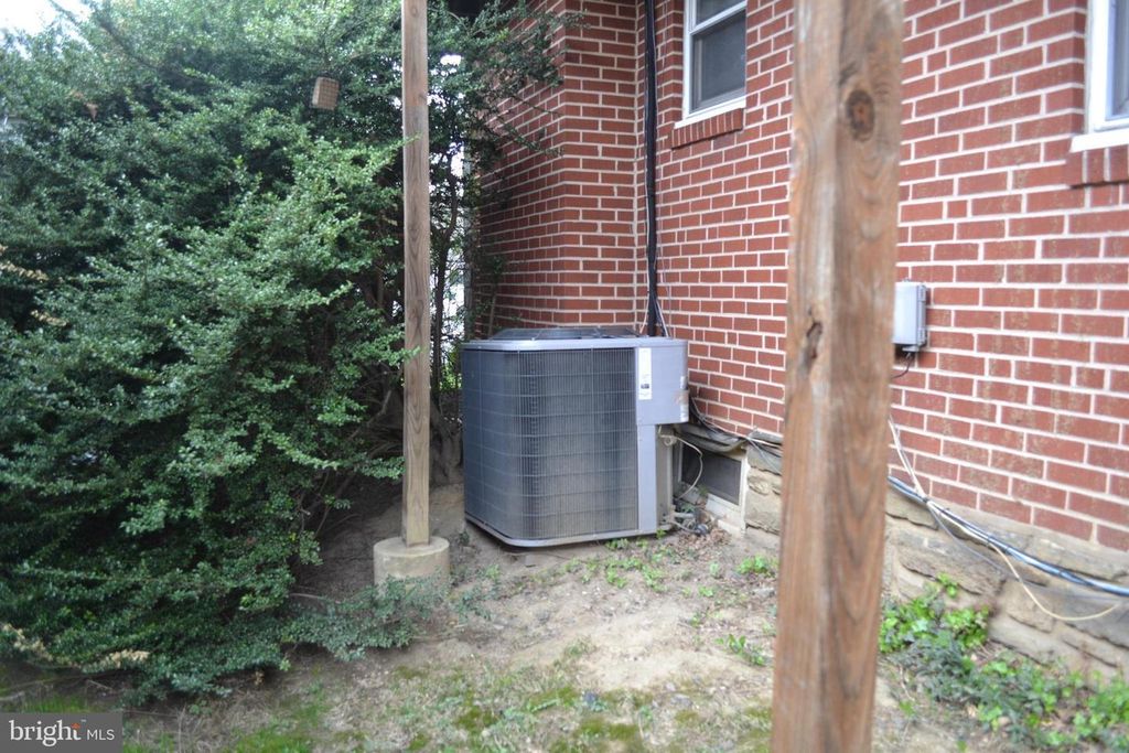 Image 34 of property listing at 712-D E MACDADE BLVD, Folsom, PA 19033